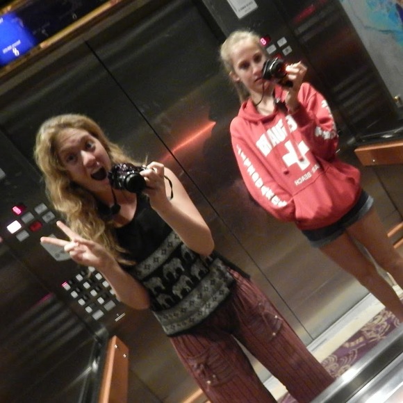 Meet your Posher, Veronica - Picture 1 of 1